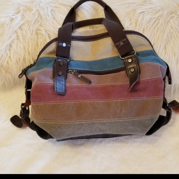 Kiss Gold purse - Picture 2 of 6